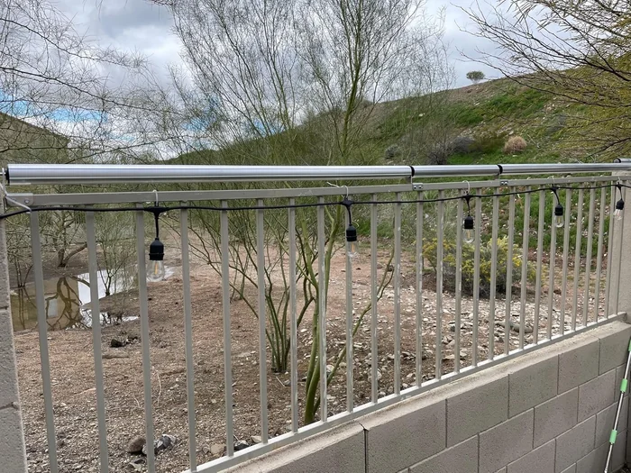 8 フィートキット — ペットが含まれ、コヨーテを遠ざけましょう — 猫、犬、コヨーテ、鳥の駆けつけ — 鍛造鉄 / ビニール / 木のフラットトップ