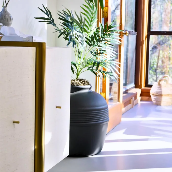 Good Pet Stuff Hidden Cat Litter Box Enclosure with Artificial Plant, Decorative Round Planter, Vented Carbon Charcoal Filter for Odor Control, Easy-to-Clean, Made in USA, Base Kit, Black